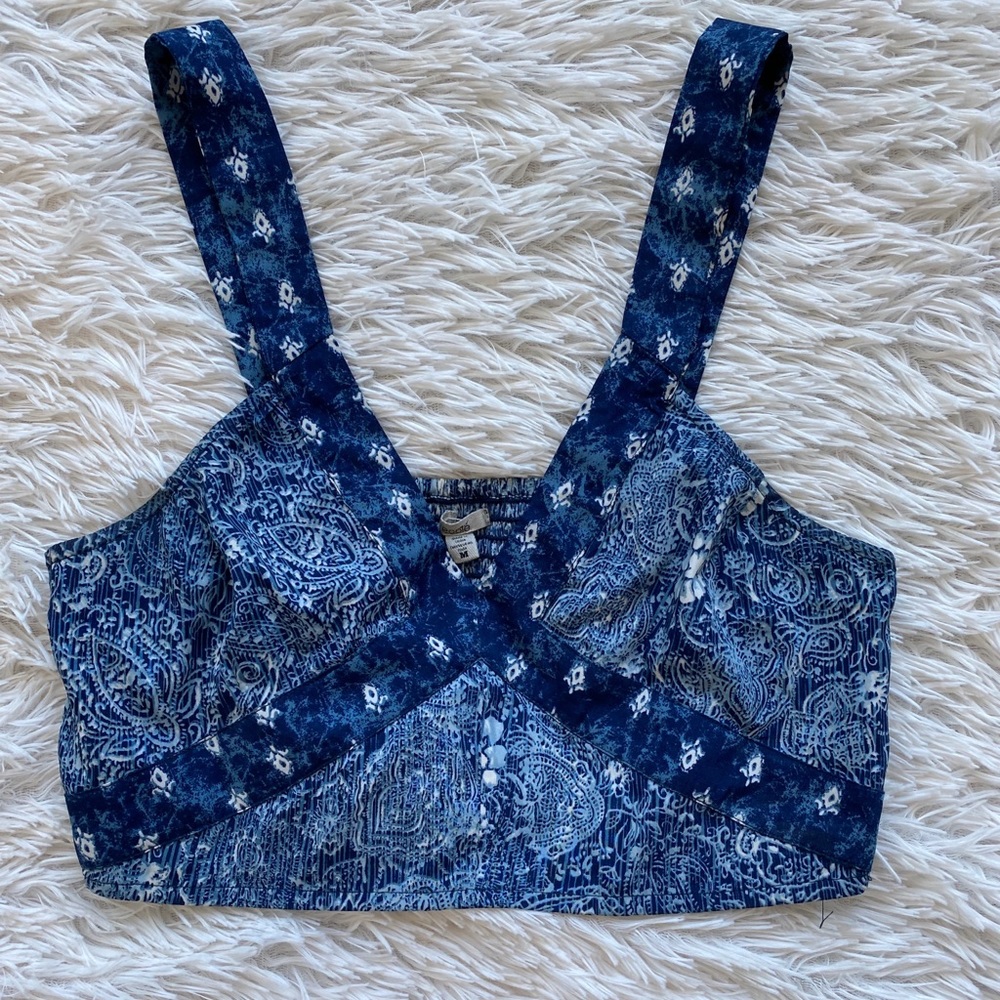 Blue UO crop top size med